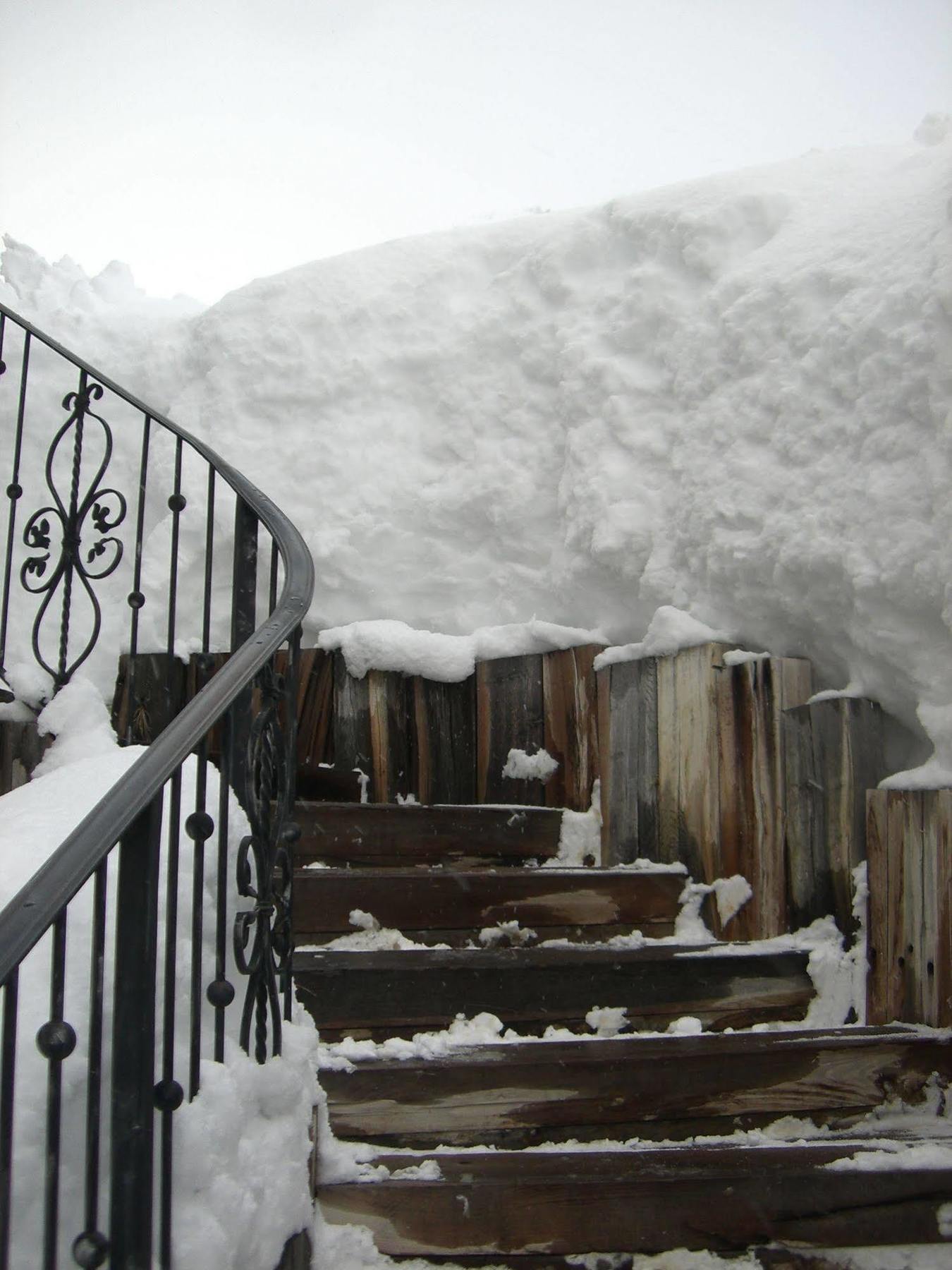 Appartamenti Green By Livigno Accomodation ภายนอก รูปภาพ